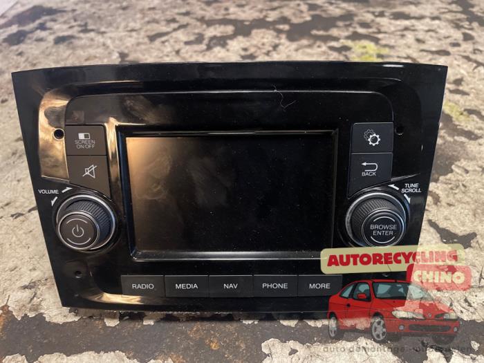 Używane Radio Fiat Doblo Cargo (263) 1.4 T-Jet 16V Natural Power Cena € 300,00 Procedura marży oferowane przez Autorecycling Chino B.V.
