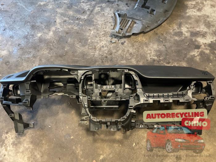 Używane Panel Fiat Doblo Cargo (263) 1.4 T-Jet 16V Natural Power Cena € 500,00 Procedura marży oferowane przez Autorecycling Chino B.V.