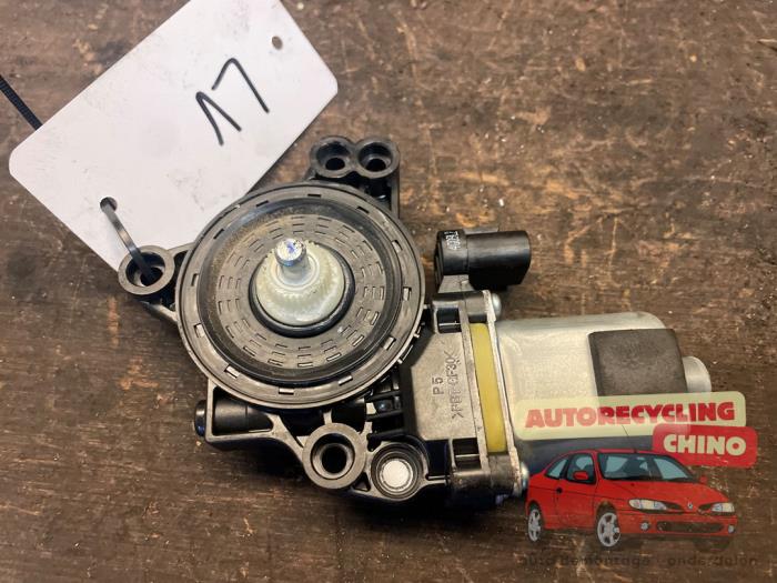Usados Motor de ventanilla de puerta Hyundai i30 (GDHB5) 1.6 GDI Blue 16V Precio € 35,00 Norma de margen ofrecido por Autorecycling Chino B.V.