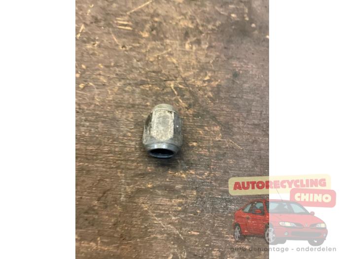 Używane Nakretka sruby kola Suzuki Swift (ZA/ZC/ZD1/2/3/9) 1.3 VVT 16V Cena € 2,50 Procedura marży oferowane przez Autorecycling Chino B.V.
