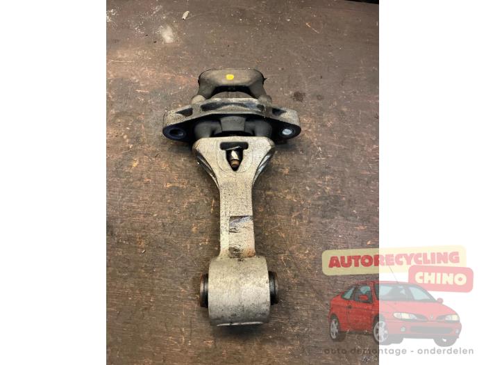 Usagé Support moteur Hyundai i30 (GDHB5) 1.6 GDI Blue 16V Prix € 25,00 Règlement à la marge proposé par Autorecycling Chino B.V.