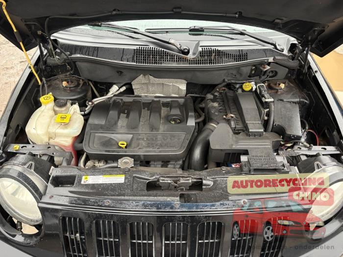 Używane Silnik Jeep Compass I (MK49) 2.4 16V 4x4 Cena € 1.200,00 Procedura marży oferowane przez Autorecycling Chino B.V.