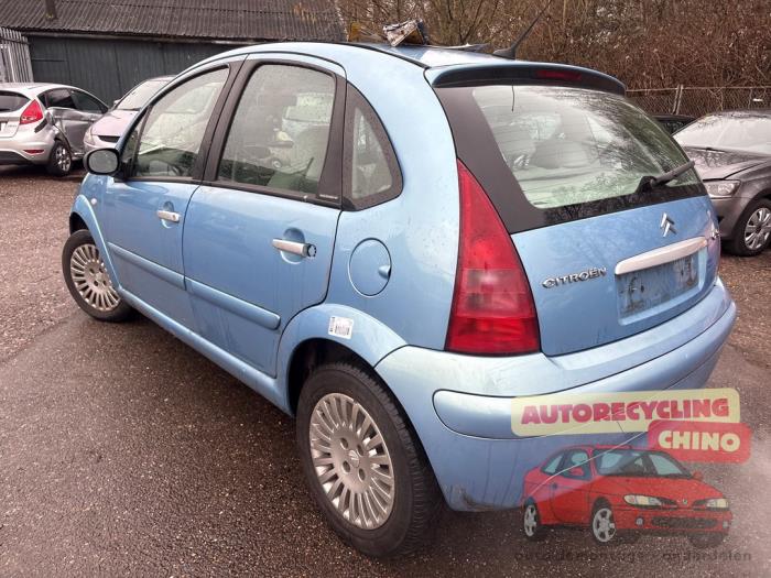 Usados Ventanilla triangular izquierda detrás Citroen C3 (FC/FL/FT) 1.4 Precio € 50,00 Norma de margen ofrecido por Autorecycling Chino B.V.