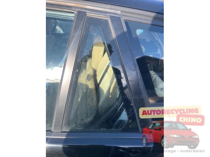 Usados Ventanilla triangular izquierda detrás BMW 3 serie Touring (E91) 318i 16V Precio € 75,00 Norma de margen ofrecido por Autorecycling Chino B.V.
