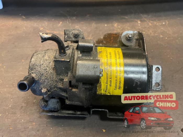 Usagé Pompe de direction BMW Mini (R50/53) 1.6 16V One Prix € 200,00 Règlement à la marge proposé par Autorecycling Chino B.V.