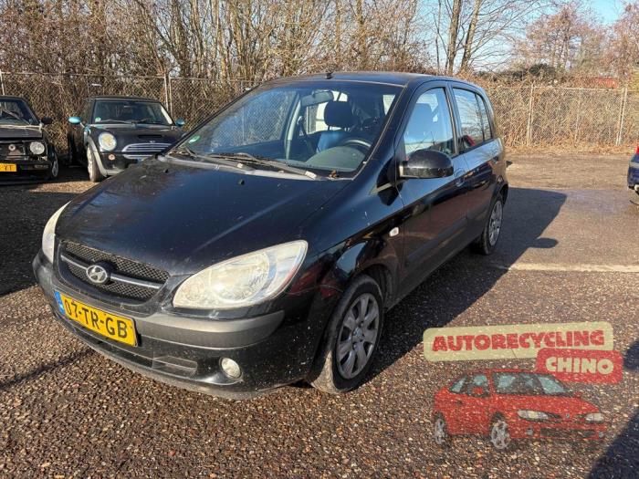 Używane Maska Hyundai Getz 1.4i 16V Cena € 75,00 Procedura marży oferowane przez Autorecycling Chino B.V.