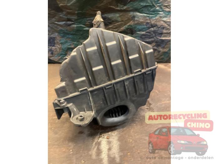 Begagnade Luftfilter Renault Scénic III (JZ) 1.2 16V TCe 115 Energy Pris € 40,00 Marginaltabell erbjuds av Autorecycling Chino B.V.