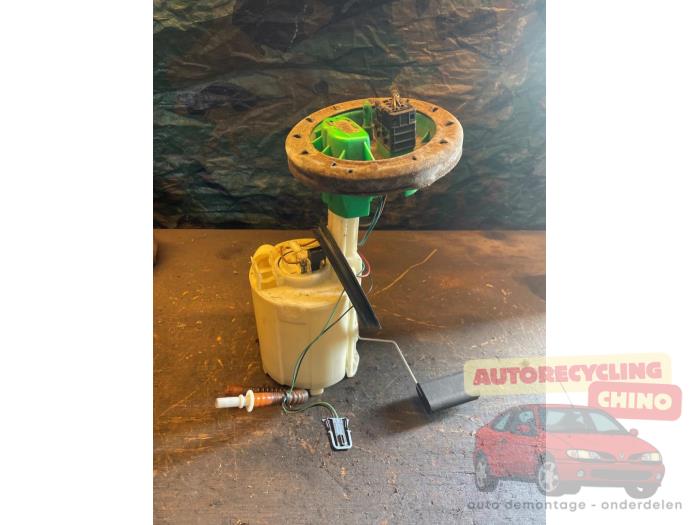 Used Petrol pump Mini Mini Cooper S (R53) 1.6 16V Price € 60,00 Margin scheme offered by Autorecycling Chino B.V.