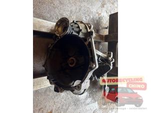 Getriebe van een Volkswagen Caddy III (2KA,2KH,2CA,2CH) 1.9 TDI 2009