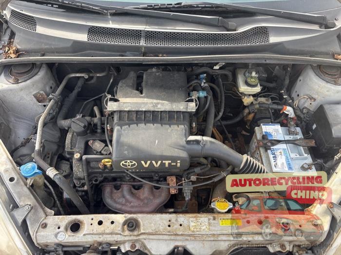 Używane Silnik Toyota Yaris (P1) 1.3 16V VVT-i Cena € 250,00 Procedura marży oferowane przez Autorecycling Chino B.V.
