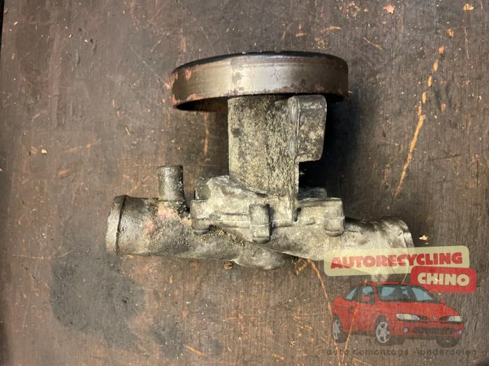 Vattenpump från en Saab 9-3 I (YS3D) 2.0t 16V Ecopower 2001
