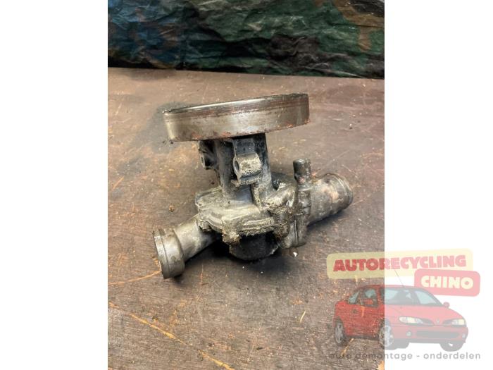 Vattenpump från en Saab 9-3 I (YS3D) 2.0t 16V Ecopower 2001