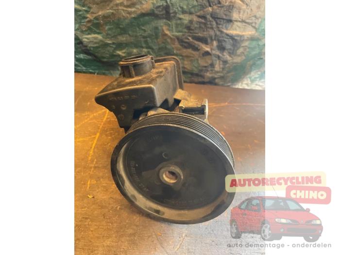 Usagé Pompe de direction Mercedes C (W203) 1.8 C-180K 16V Prix € 50,00 Règlement à la marge proposé par Autorecycling Chino B.V.