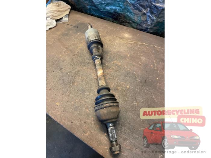 Gebrauchte Antriebswelle links vorne Citroen C15 1.4 i Preis € 40,00 Margenregelung angeboten von Autorecycling Chino B.V.