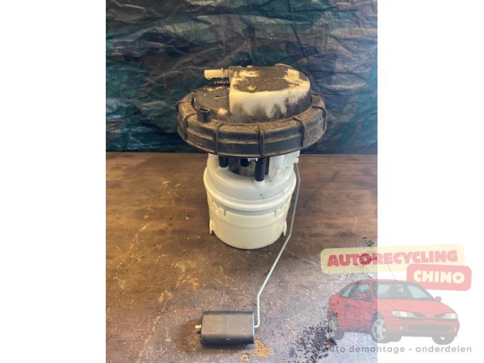 Gebrauchte Benzinpumpe Peugeot 206+ (2L/M) 1.1 XR,XS Preis € 45,00 Margenregelung angeboten von Autorecycling Chino B.V.