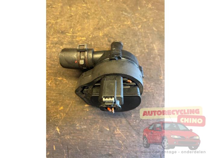 Begagnade Extra vattenpump Mercedes E (W212) E-220 CDI 16V BlueEfficiency,BlueTEC Pris € 75,00 Marginaltabell erbjuds av Autorecycling Chino B.V.