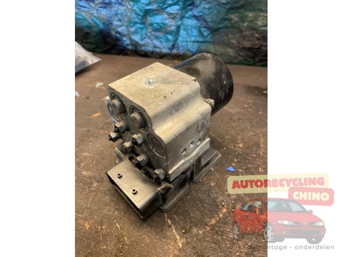 Usagé Bloc ABS Fiat Croma (194) 1.9 D Multijet Prix € 50,00 Règlement à la marge proposé par Autorecycling Chino B.V.