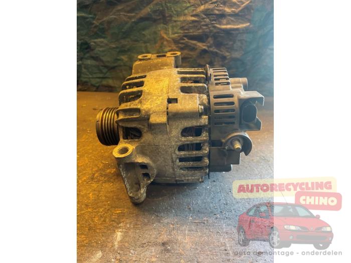 Dynamo van een Mercedes-Benz B (W245) 2.0 B-180 NGT 16V 2009