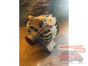 Dynamo van een Mercedes-Benz B (W245) 2.0 B-180 NGT 16V 2009