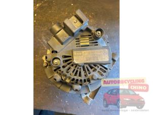 Dynamo van een Mercedes-Benz B (W245) 2.0 B-180 NGT 16V 2009