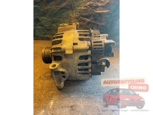 Dynamo van een Mercedes-Benz B (W245) 2.0 B-180 NGT 16V 2009
