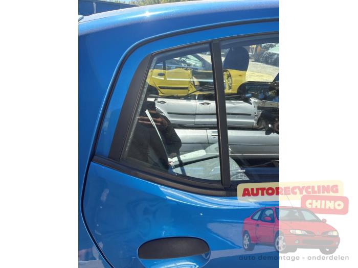 Usados Ventanilla triangular derecha detrás Hyundai i10 (F5) 1.2i 16V Precio € 50,00 Norma de margen ofrecido por Autorecycling Chino B.V.