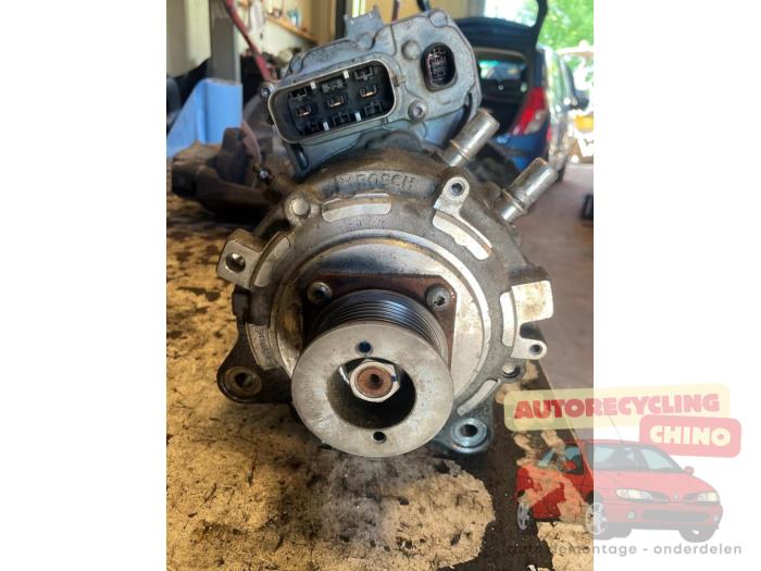 Dynamo van een Volvo V60 I (FW/GW) 2.4 D6 20V Plug-in Hybrid AWD 2013