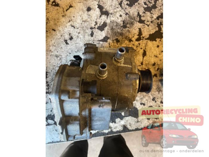 Dynamo van een Volvo V60 I (FW/GW) 2.4 D6 20V Plug-in Hybrid AWD 2013