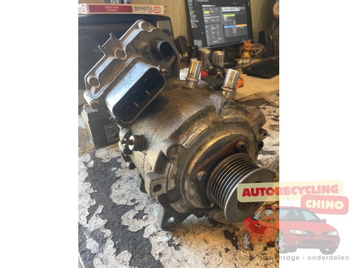 Dynamo van een Volvo V60 I (FW/GW) 2.4 D6 20V Plug-in Hybrid AWD 2013