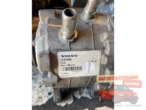 Dynamo van een Volvo V60 I (FW/GW) 2.4 D6 20V Plug-in Hybrid AWD 2013
