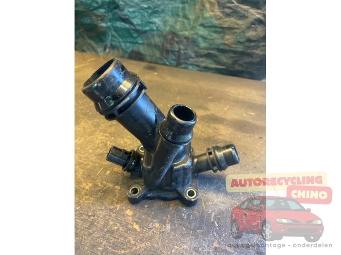 Thermostat housing