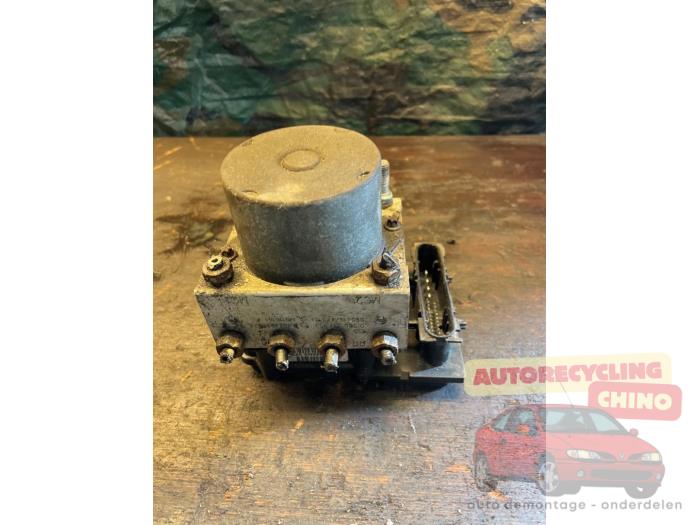 Begagnade ABS-pump Mitsubishi Colt (Z2/Z3) 1.3 16V Pris € 50,00 Marginaltabell erbjuds av Autorecycling Chino B.V.