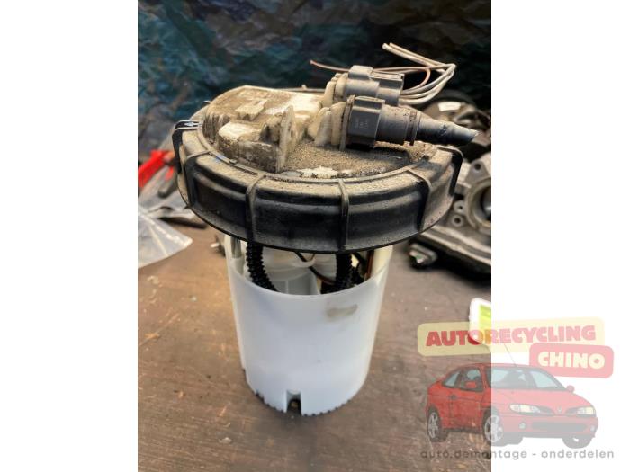 Usagé Pompe essence Renault Megane III Grandtour (KZ) 1.4 16V TCe 130 Prix € 75,00 Règlement à la marge proposé par Autorecycling Chino B.V.