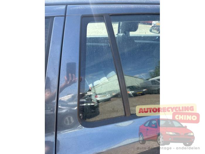 Usados Ventanilla triangular derecha detrás Skoda Octavia Combi (1Z5) 1.4 TSI 16V Precio € 50,00 Norma de margen ofrecido por Autorecycling Chino B.V.