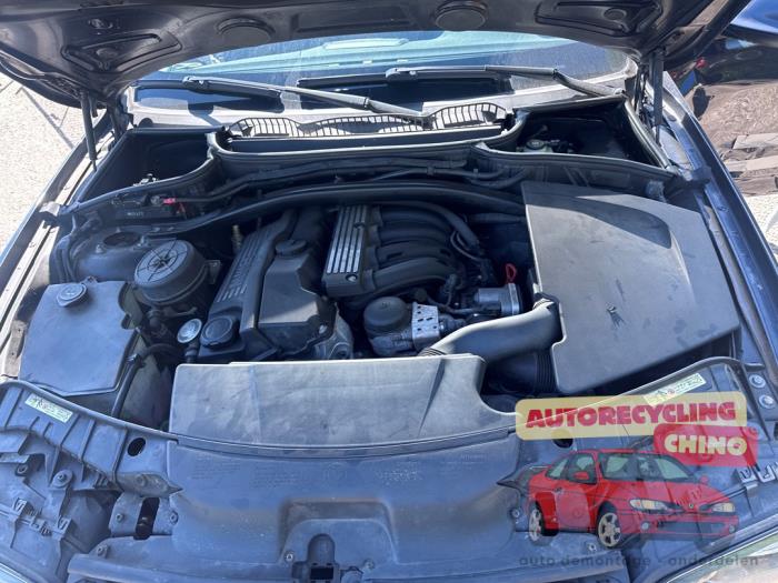Motor van een BMW X3 (E83) 2.0 16V 2010