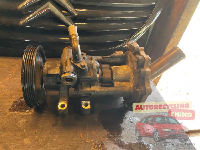 Usagé Pompe de direction Ford Transit Custom 2.2 TDCi 16V Prix € 120,00 Règlement à la marge proposé par Autorecycling Chino B.V.
