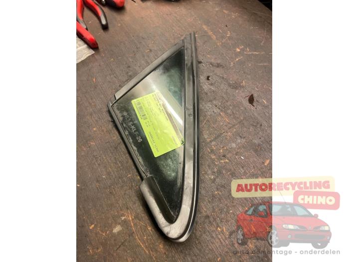 Usados Ventanilla triangular derecha delante Volkswagen Golf VII (AUA) 1.2 TSI 16V Precio € 50,00 Norma de margen ofrecido por Autorecycling Chino B.V.