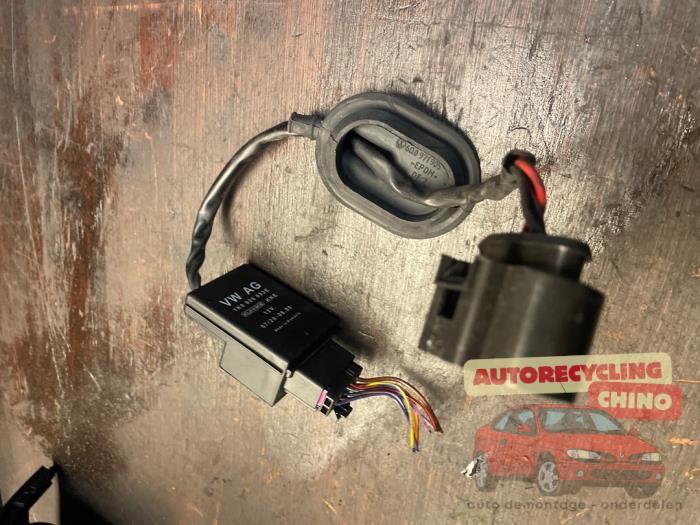 Usagé Module pompe carburant Volkswagen Golf V (1K1) 1.6 FSI 16V Prix € 25,00 Règlement à la marge proposé par Autorecycling Chino B.V.