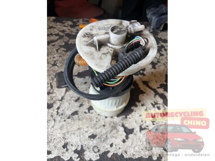 Gebrauchte Benzinpumpe Volvo V50 (MW) 1.8 16V Preis € 50,00 Margenregelung angeboten von Autorecycling Chino B.V.