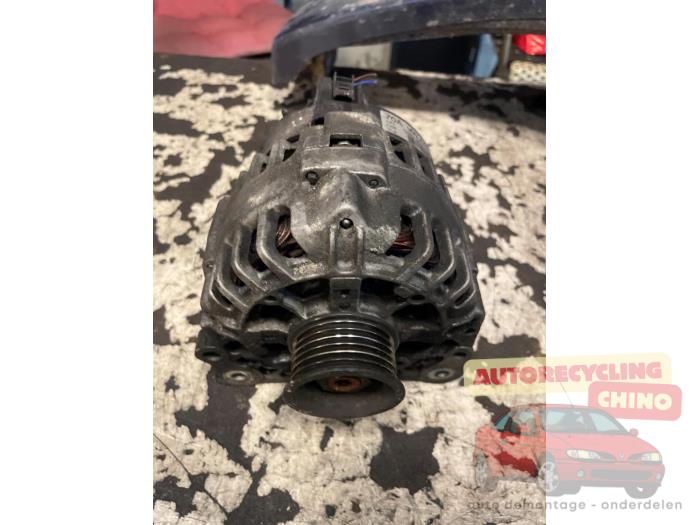 Dynamo från en Volkswagen Polo IV (9N1/2/3) 1.2 12V 2006