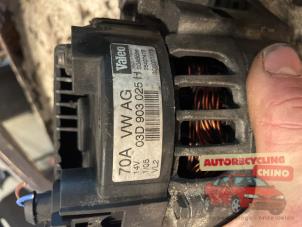 Dynamo från en Volkswagen Polo IV (9N1/2/3) 1.2 12V 2006