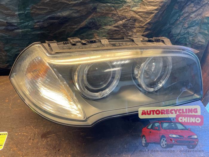 Używane Reflektor prawy BMW X3 (E83) 2.0 16V Cena € 350,00 Procedura marży oferowane przez Autorecycling Chino B.V.