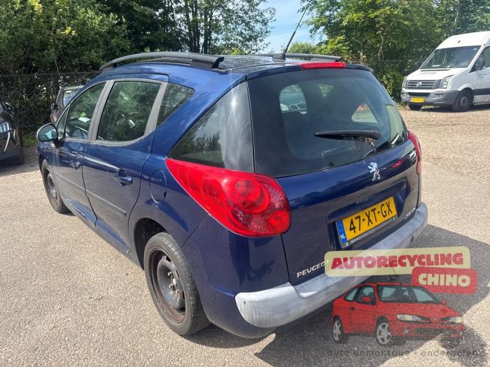 Usados Ventanilla triangular izquierda detrás Peugeot 207 SW (WE/WU) 1.4 16V Vti Precio € 50,00 Norma de margen ofrecido por Autorecycling Chino B.V.