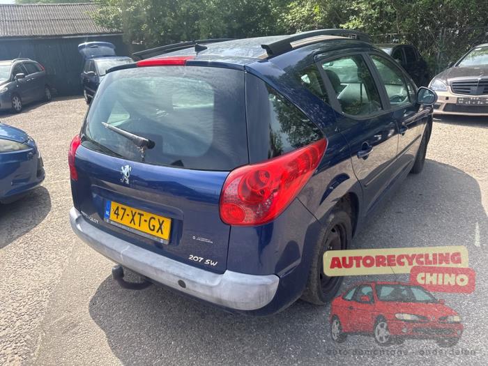 Usados Ventanilla triangular derecha detrás Peugeot 207 SW (WE/WU) 1.4 16V Vti Precio € 50,00 Norma de margen ofrecido por Autorecycling Chino B.V.