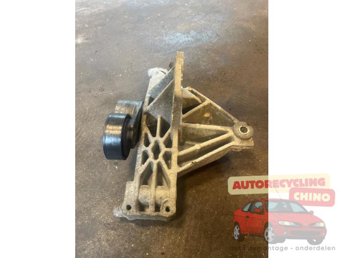 Usagé Support dynamo haut Ford Ka II 1.2 Prix € 40,00 Règlement à la marge proposé par Autorecycling Chino B.V.