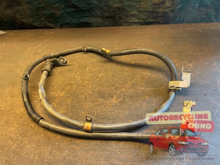 Gebrauchte Fußgänger Crash Sensor Mercedes B (W246/W242) 1.6 B-180 BlueEFFICIENCY Turbo 16V Preis € 100,00 Margenregelung angeboten von Autorecycling Chino B.V.