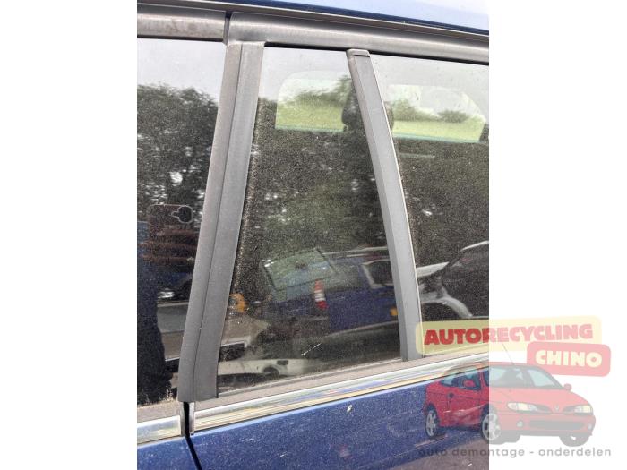 Usados Ventanilla triangular derecha detrás Opel Vectra C Caravan 1.8 16V Precio € 50,00 Norma de margen ofrecido por Autorecycling Chino B.V.