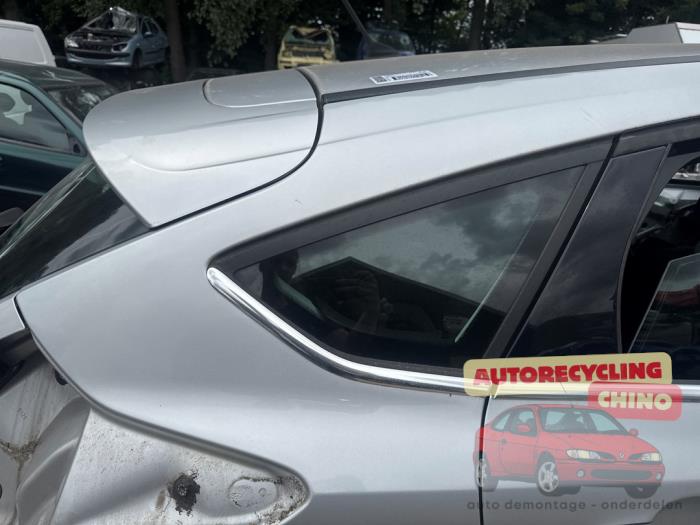 Usados Ventanilla triangular derecha detrás Ford Focus 3 1.6 Ti-VCT 16V 125 Precio € 75,00 Norma de margen ofrecido por Autorecycling Chino B.V.