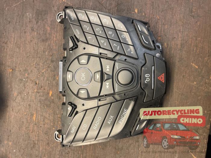 Begagnade Kontrollenhet, multimedia Ford Focus 3 1.6 Ti-VCT 16V 125 Pris € 45,00 Marginaltabell erbjuds av Autorecycling Chino B.V.