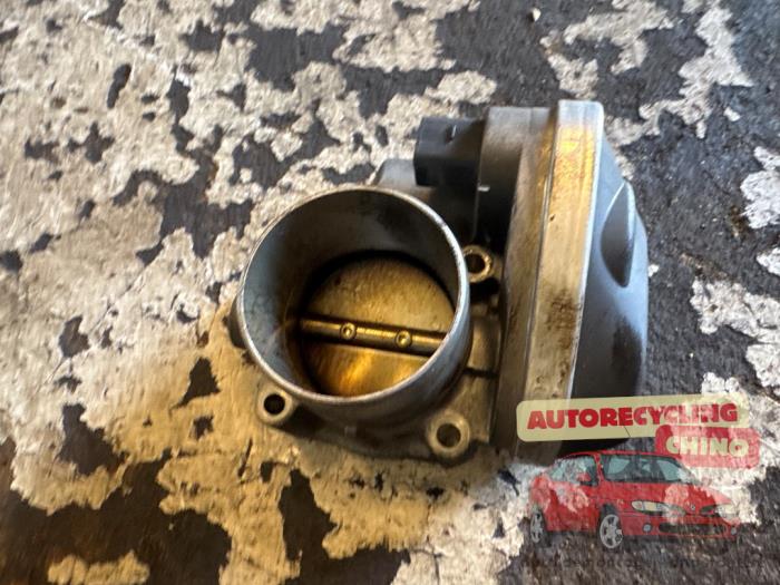 Gebrauchte Drosselklappengehäuse Renault Clio III (BR/CR) 1.6 16V Preis € 35,00 Margenregelung angeboten von Autorecycling Chino B.V.